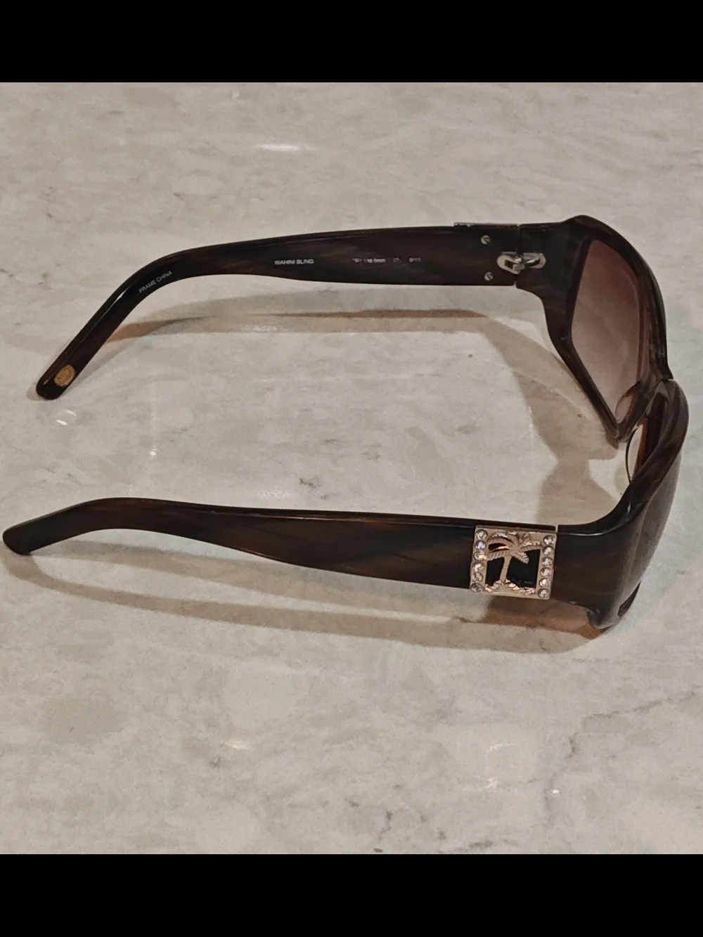 Tommy Bahama Women’s Sunglasses-Havana Horn